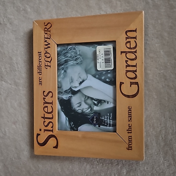 New 5x 3.5 sister picture frame - Picture 1 of 4